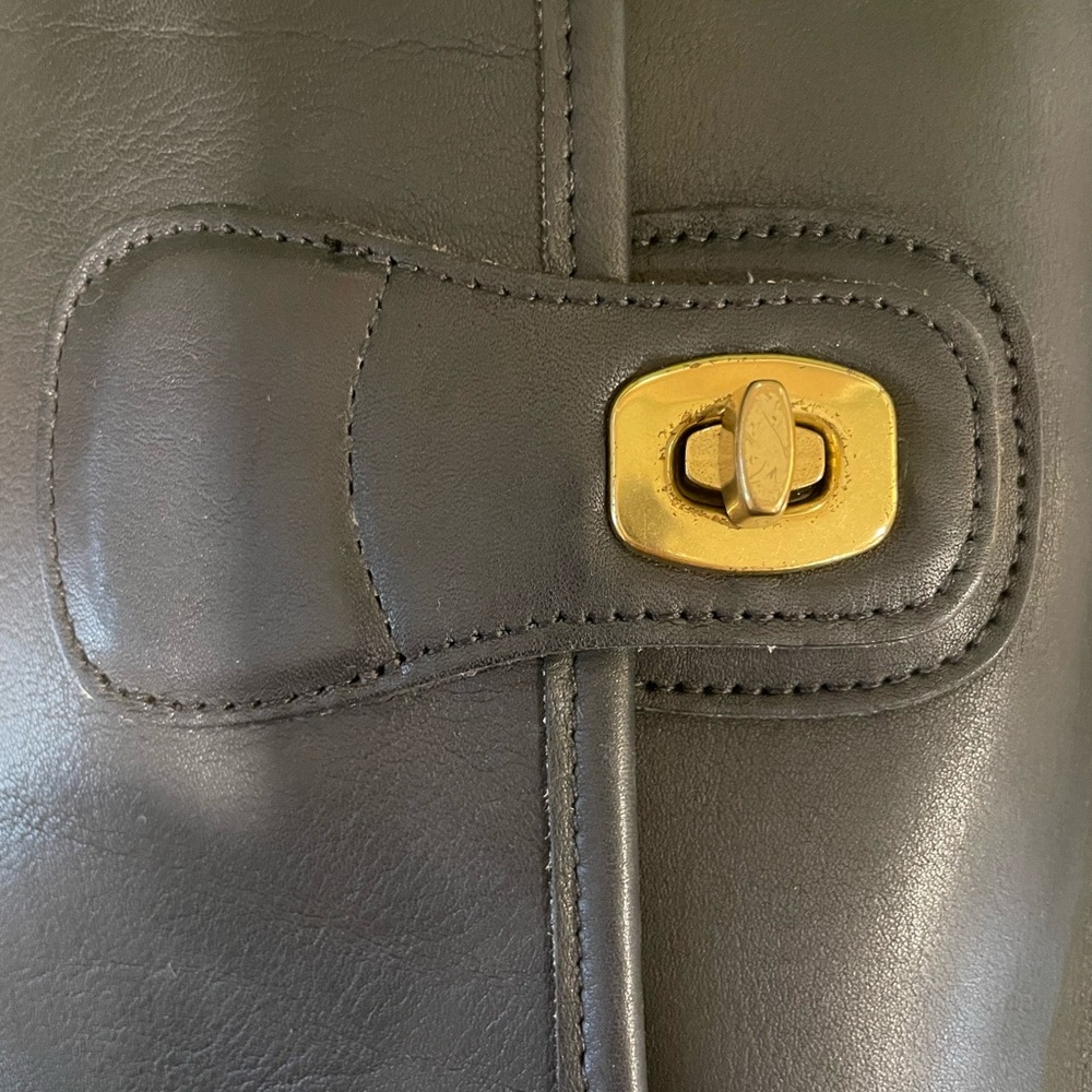 Coach vintage wristlet purse. Rare. Gorgeous condition no patina on the brass. - Picture 2 of 5